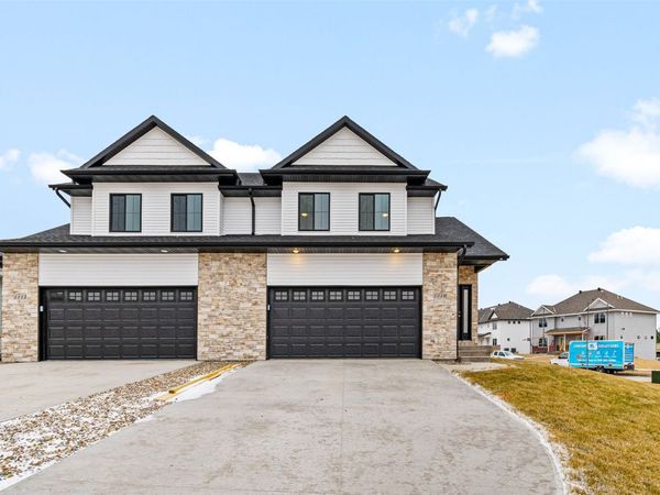 1405 Winterberry Lane , North Liberty, IA 52317