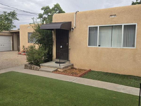 358 Pueblo Solano Road NW, Unit Apt 8, Los Ranchos, NM 87107