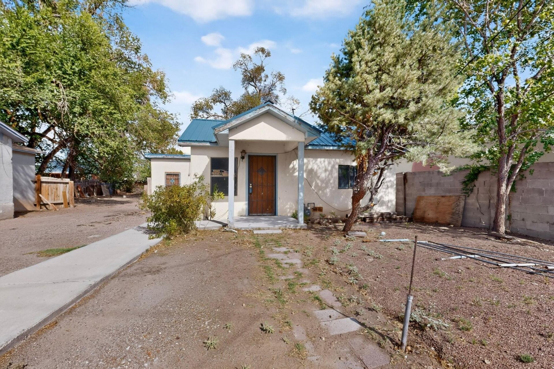320-324 49th Street Nw, Albuquerque, NM 87105 Main Photo