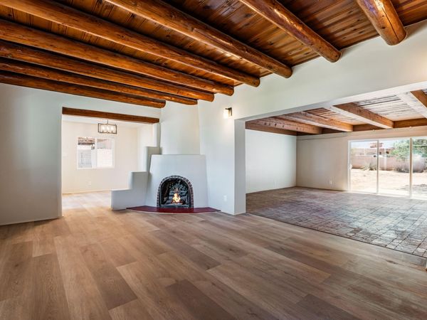 100 Tyler Road NW, Albuquerque, NM 87107