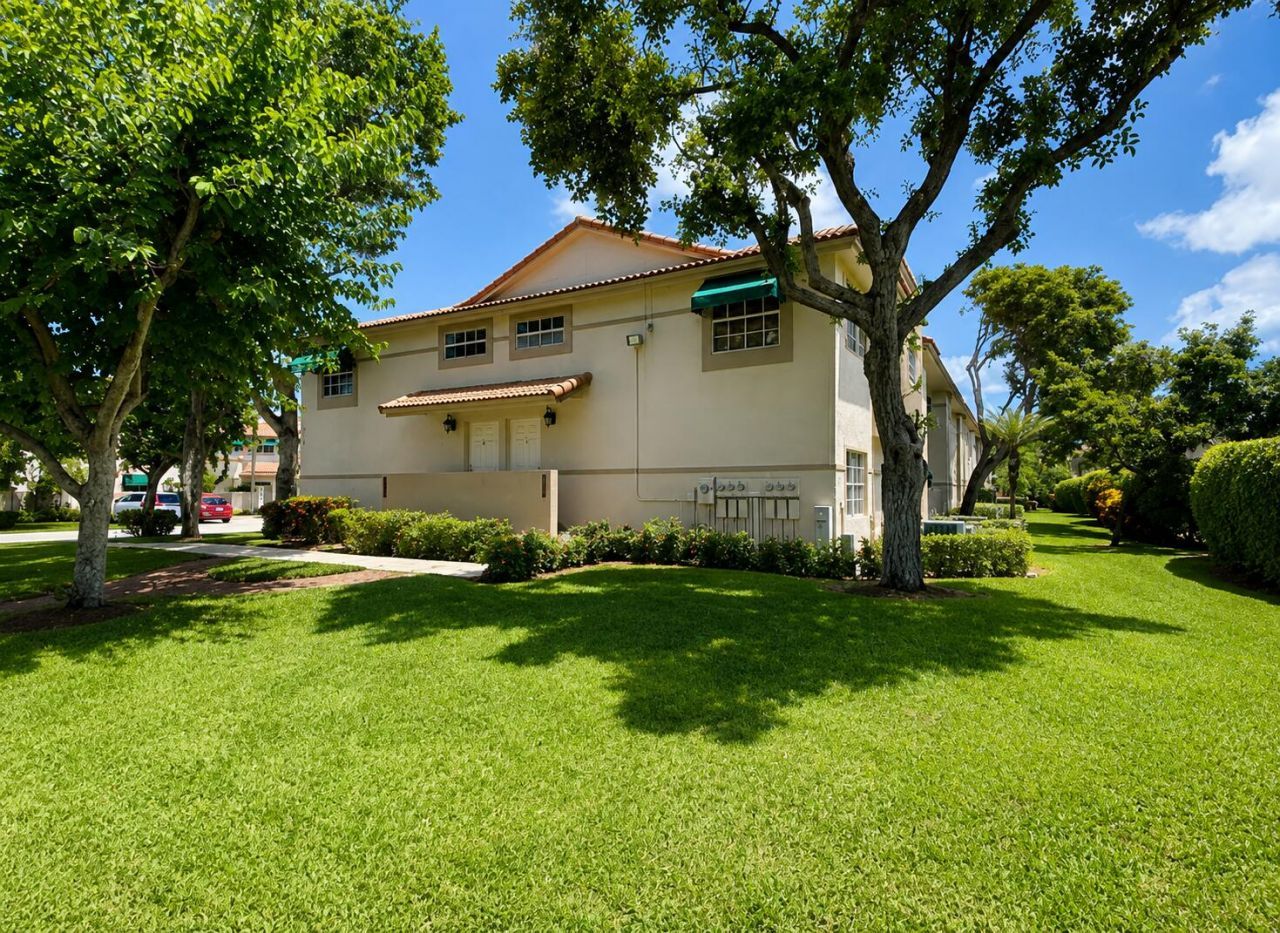 6723 Via Regina, Unit 11, Boca Raton, FL 33433 Photo