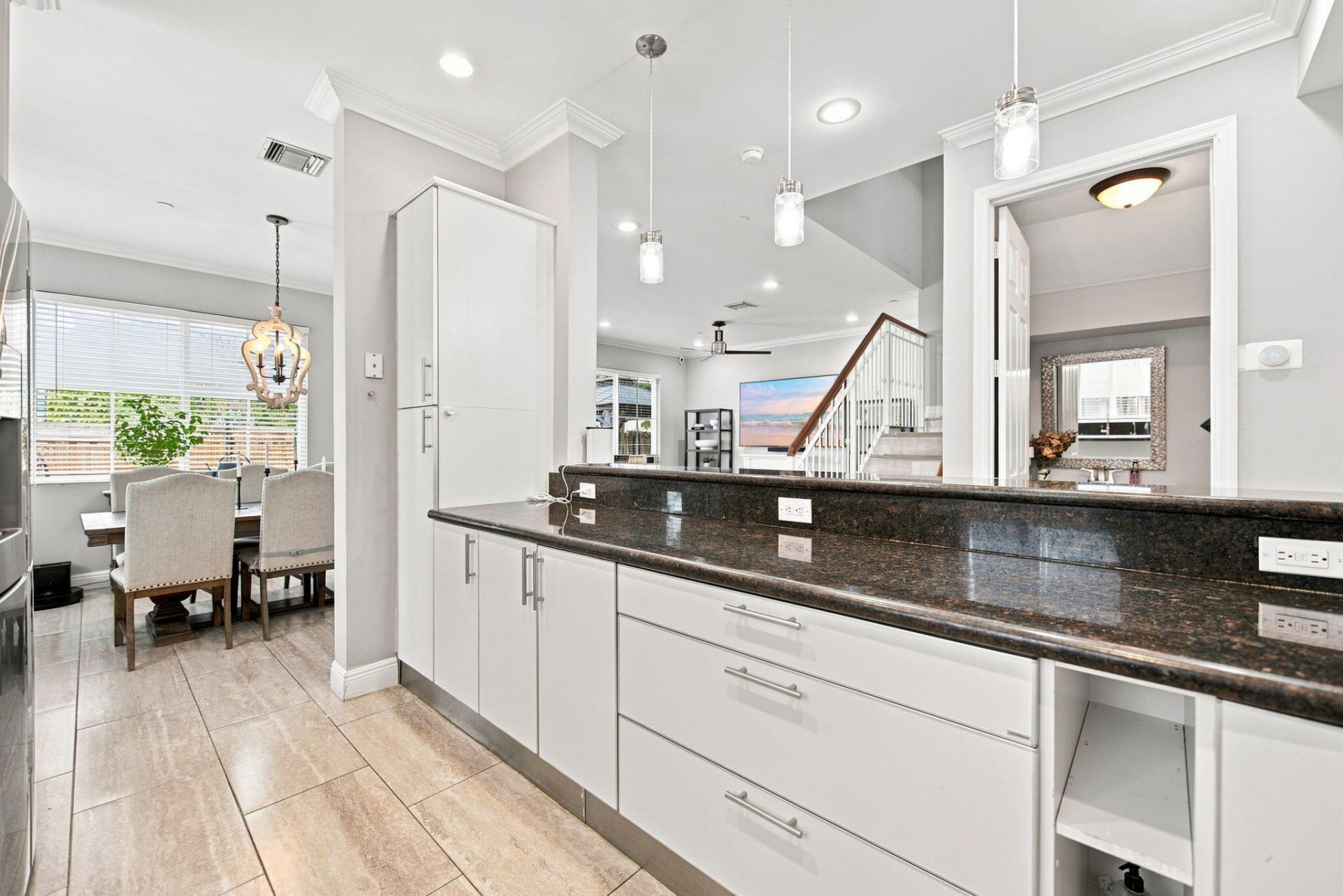 633 NE 11th Avenue, Fort Lauderdale, FL 33304 Photo