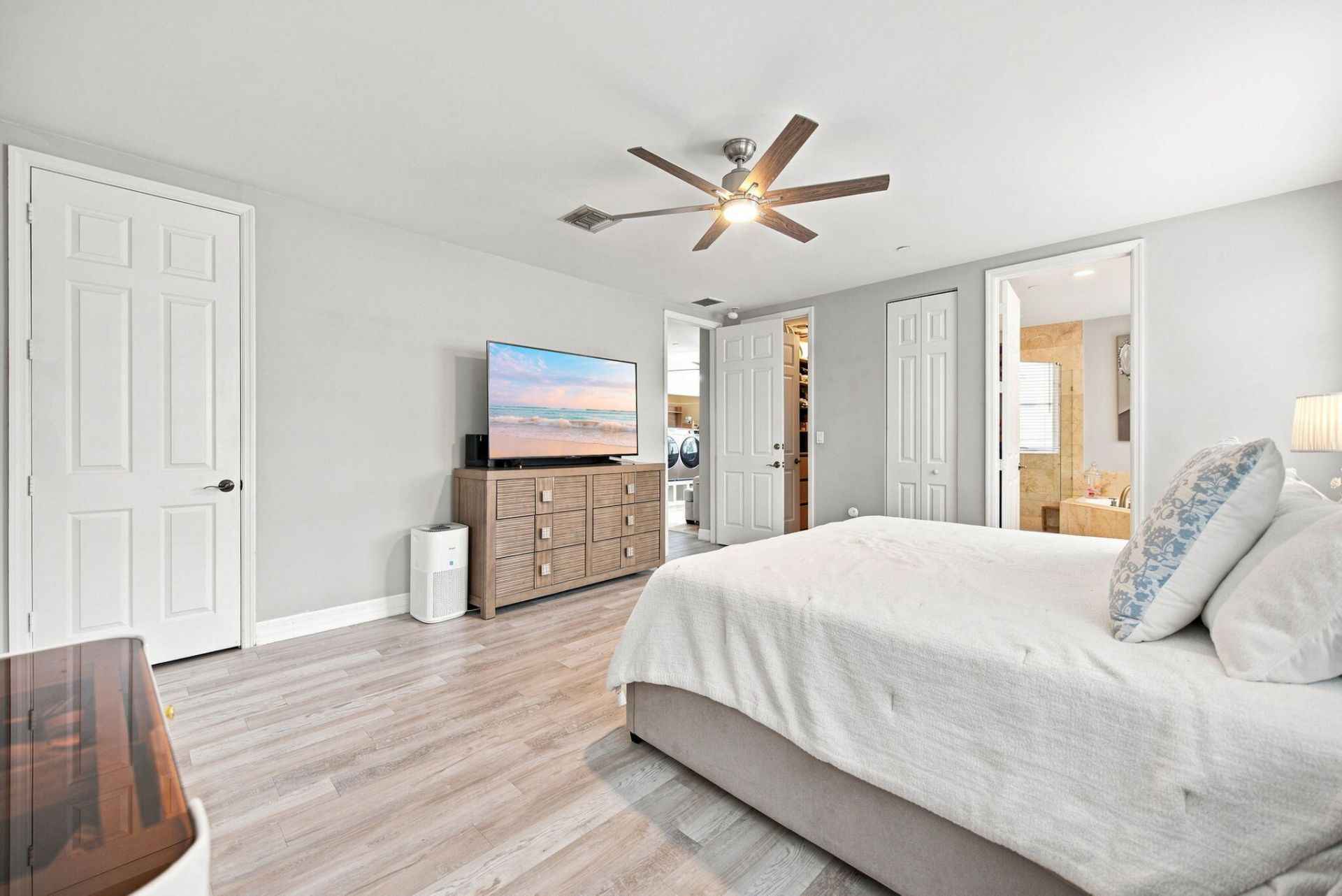 633 NE 11th Avenue, Fort Lauderdale, FL 33304 Photo