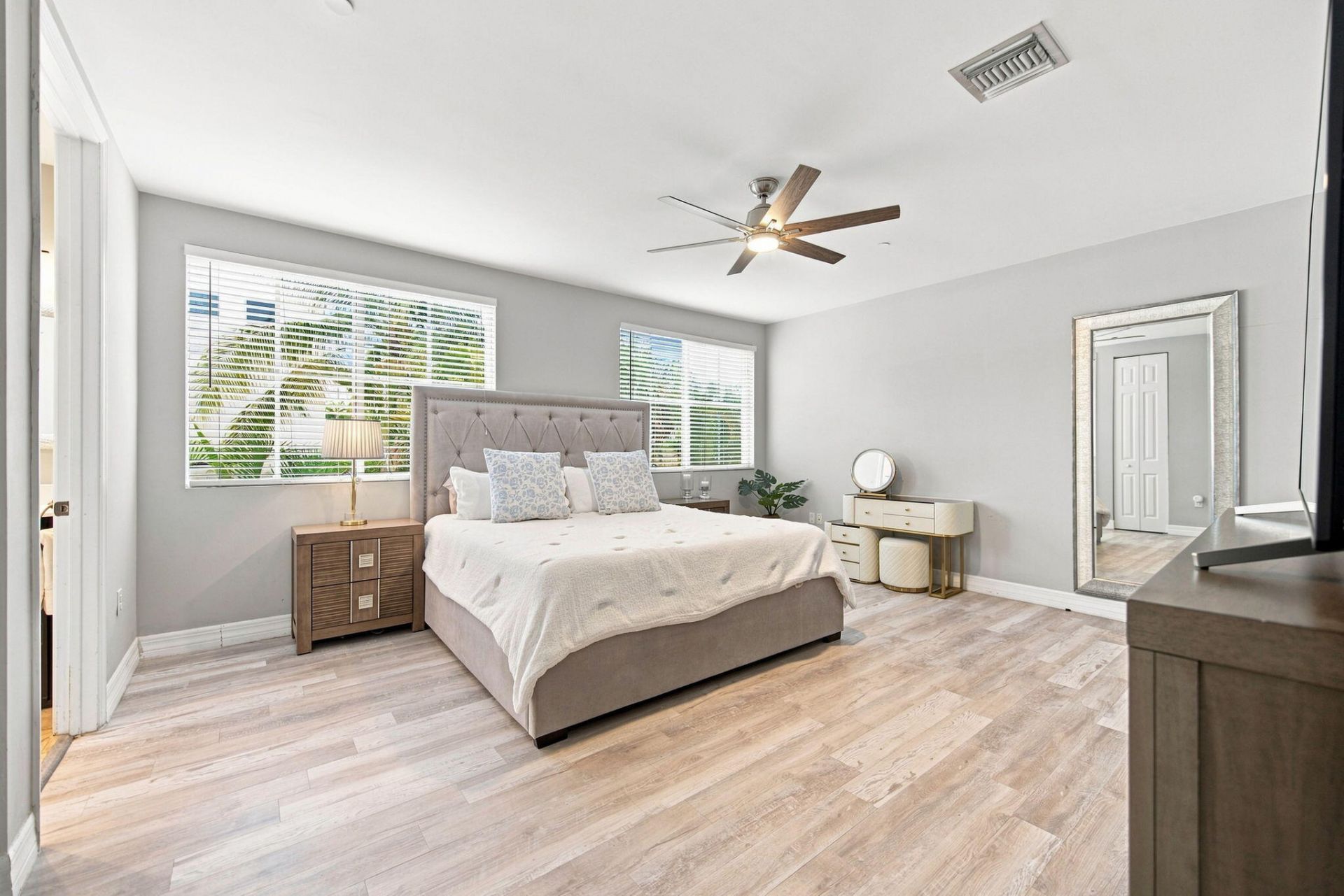 633 NE 11th Avenue, Fort Lauderdale, FL 33304 Photo