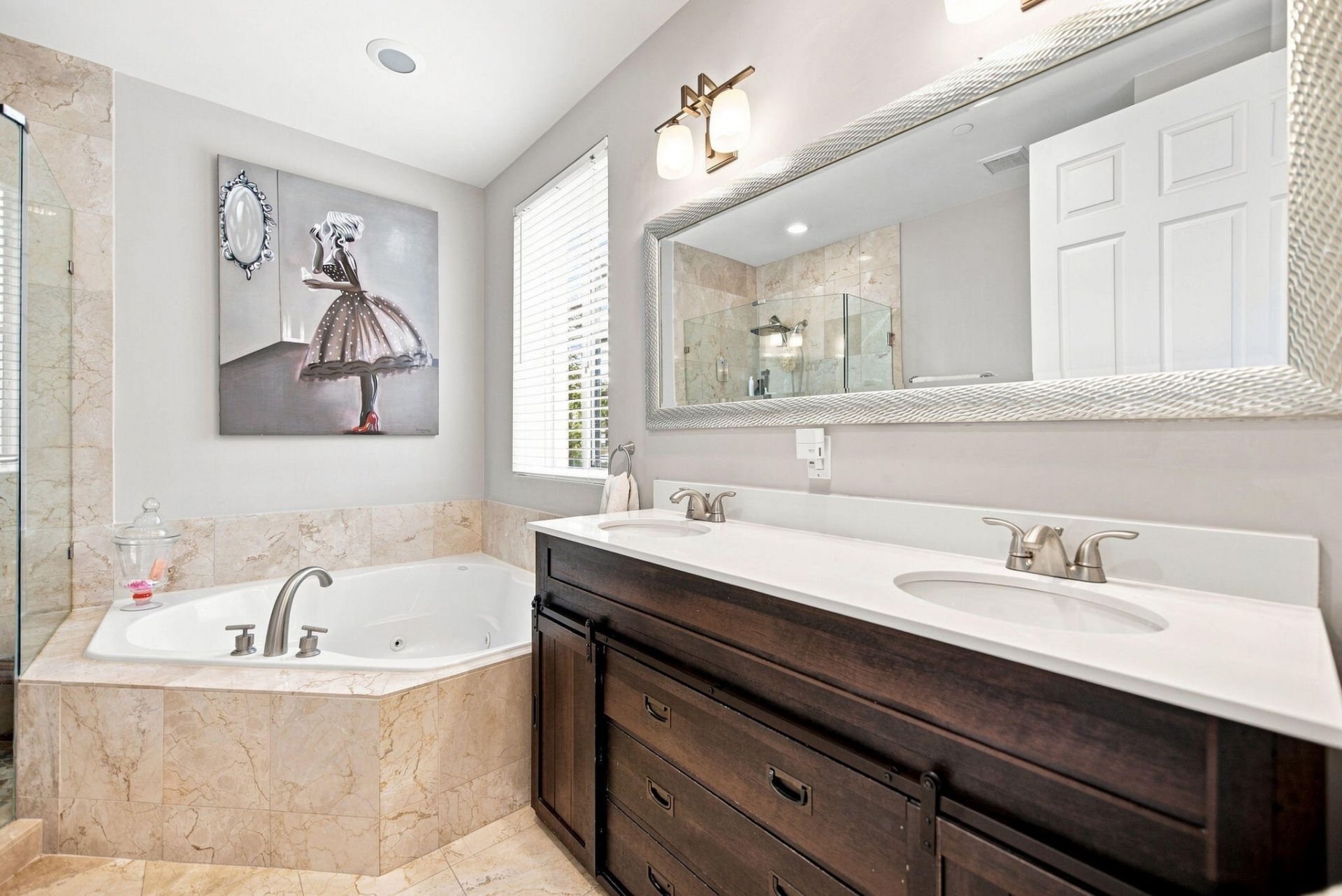 633 NE 11th Avenue, Fort Lauderdale, FL 33304 Photo