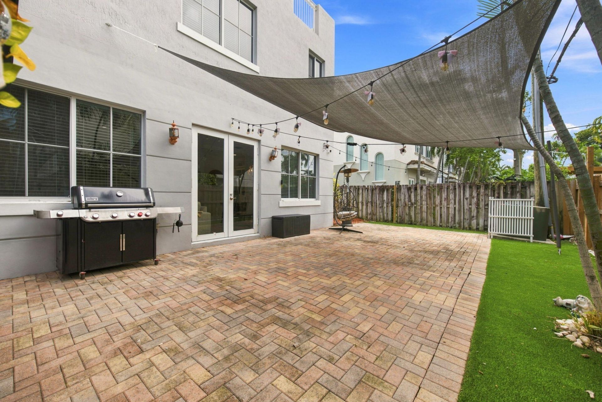 633 NE 11th Avenue, Fort Lauderdale, FL 33304 Photo