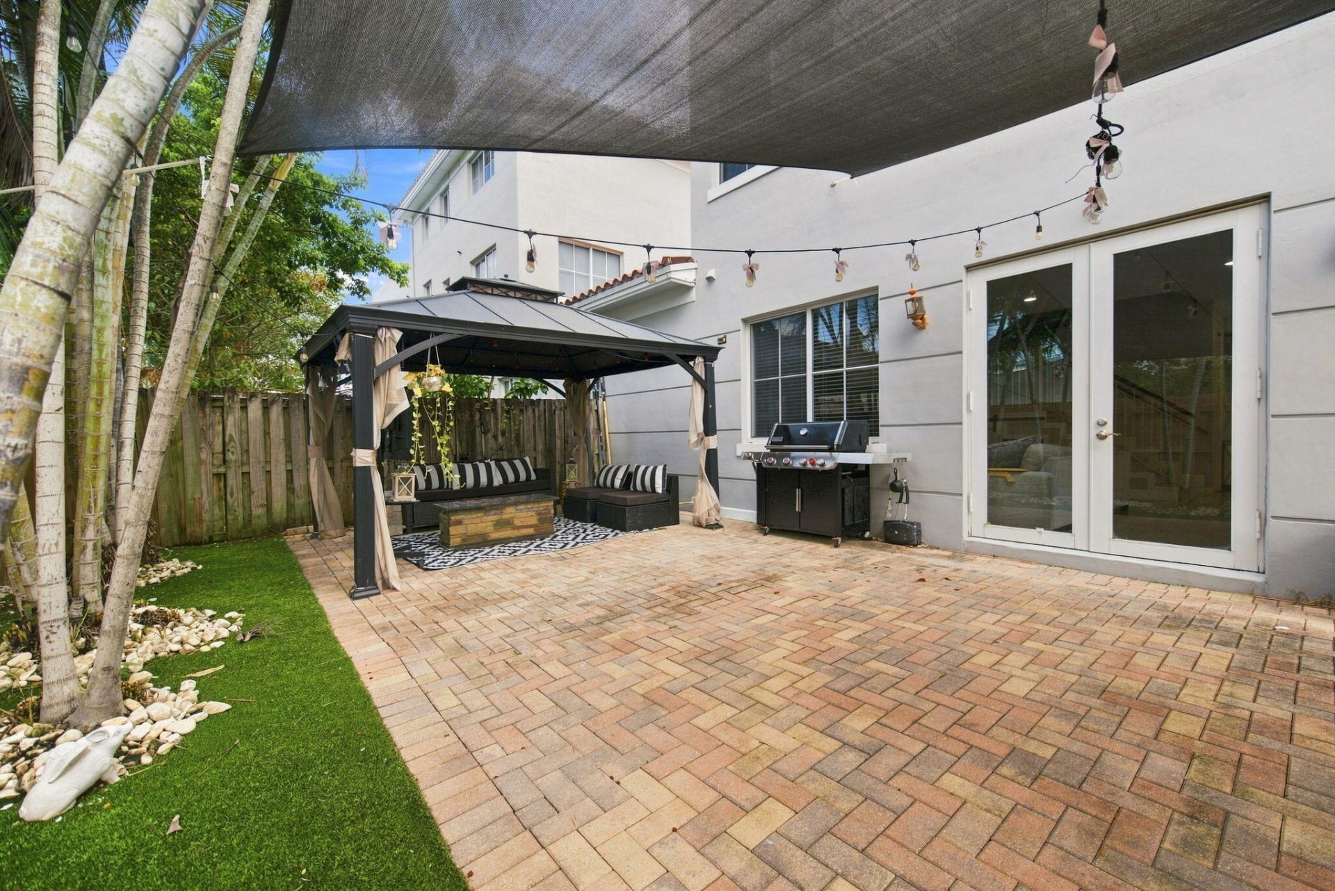 633 NE 11th Avenue, Fort Lauderdale, FL 33304 Photo