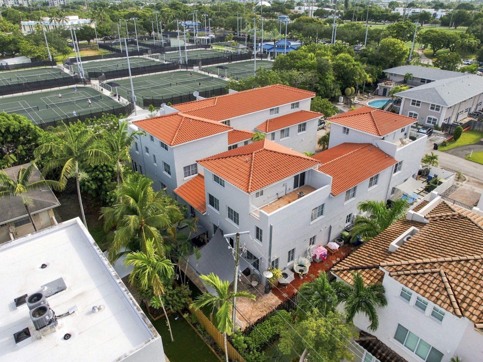 633 NE 11th Avenue, Fort Lauderdale, FL 33304 Photo