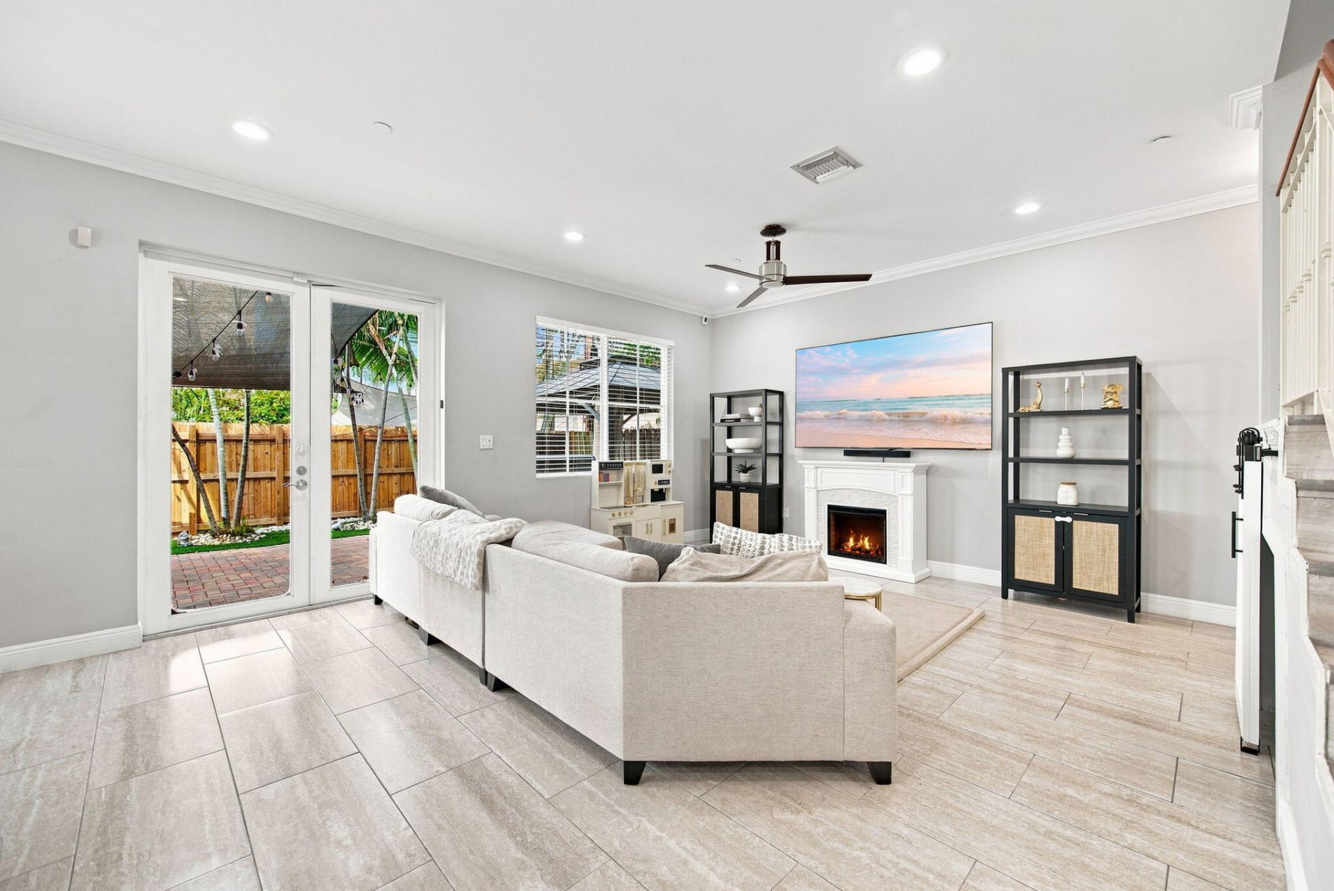 633 NE 11th Avenue, Fort Lauderdale, FL 33304 Photo
