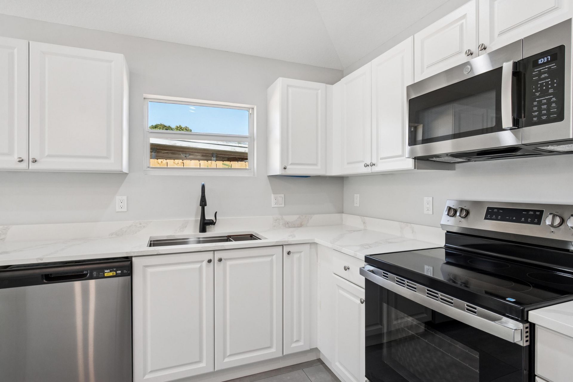 5232 SE 55th Terrace, Stuart, FL 34997 Photo