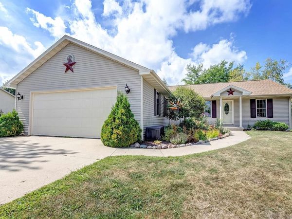 407 HIGH RIDGE LANE, Black Creek, WI 54106