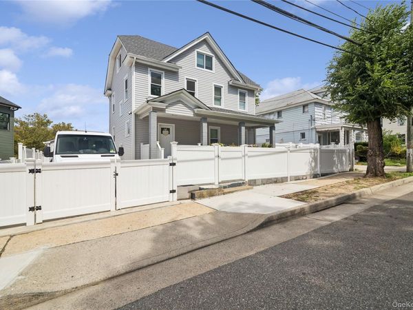 15 Prospect Place, Hempstead, NY 11550