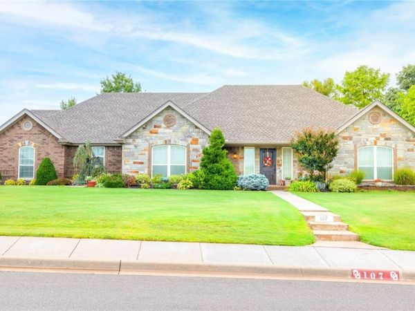 107 Clubhouse Drive, Elk City, OK 73644