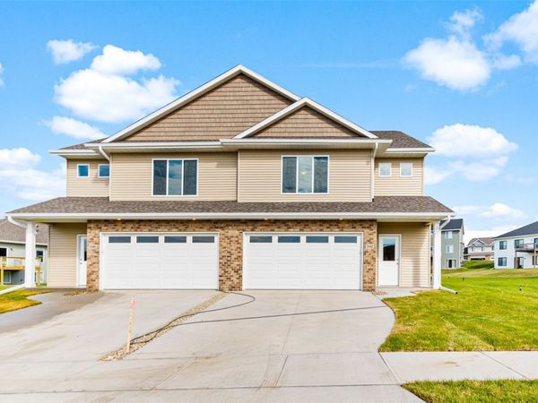 1420 Winterberry Lane , North Liberty, IA 52317