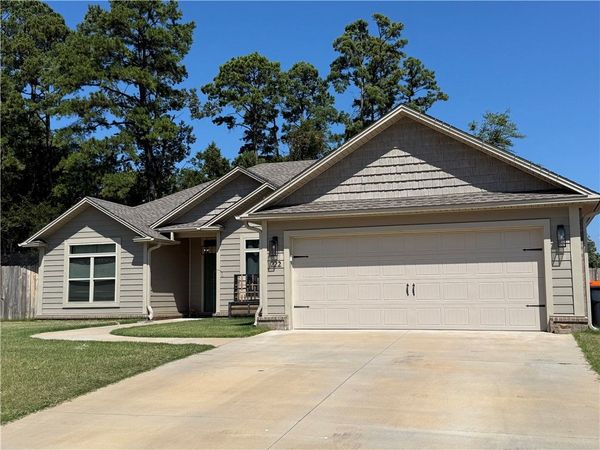 222 Promenade Circle , Russellville, AR 72801