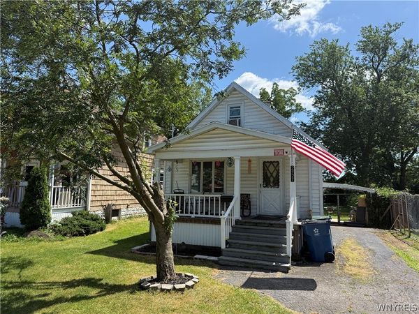 2927 Birch Avenue , Niagara Falls, NY 14305