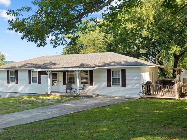 301 Winchester Street , Flippin, AR 72634