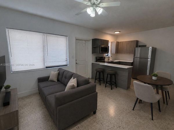 600 SW 10th St , Unit 4, Miami, FL 33130