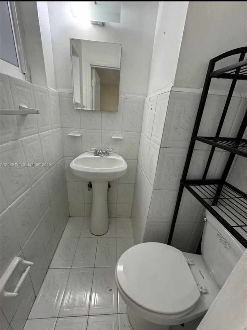 510 W 36th Pl , Hialeah, FL 33012 Photo