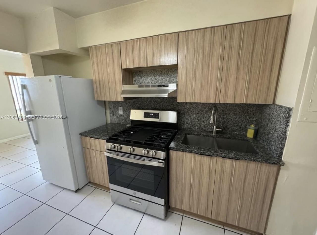 510 W 36th Pl , Hialeah, FL 33012 Photo