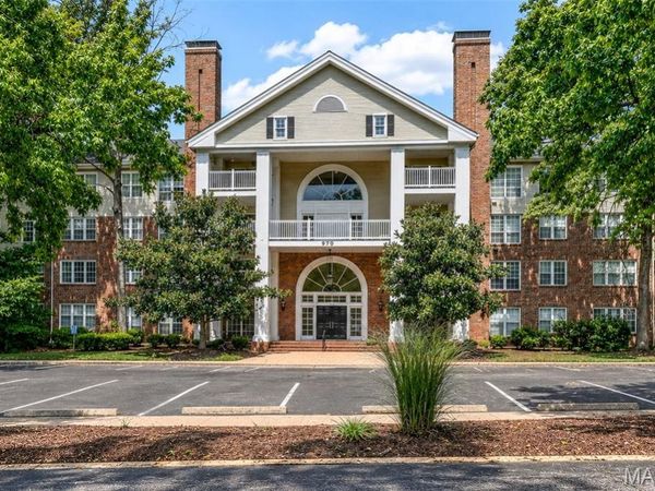 970 N Spoede, Unit 46, St Louis, MO 63146