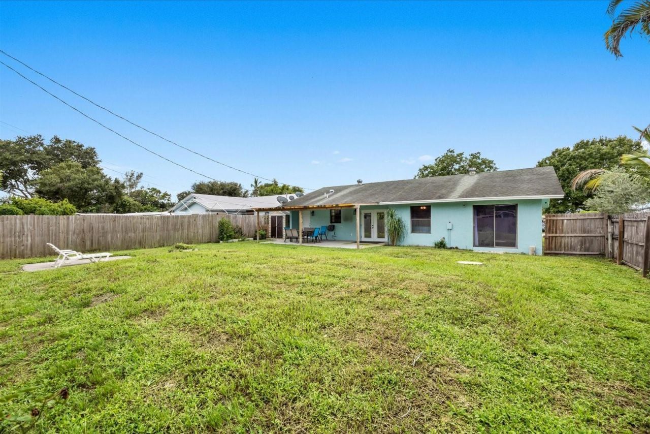 5679 SE Indigo Avenue, Stuart, FL 34997 Photo
