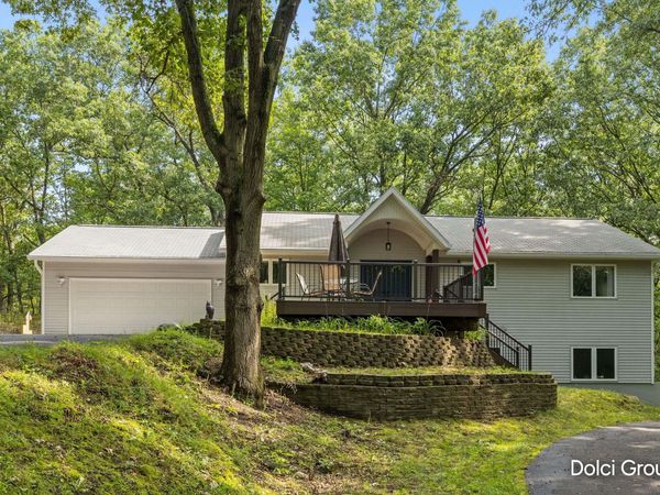 1260 Boynton Hills Avenue SE, Ada, MI 49301