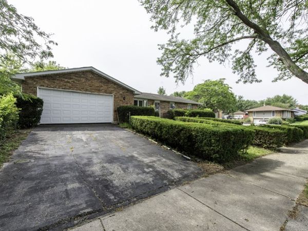 2715 Hyde Park Avenue , Waukegan, IL 60085
