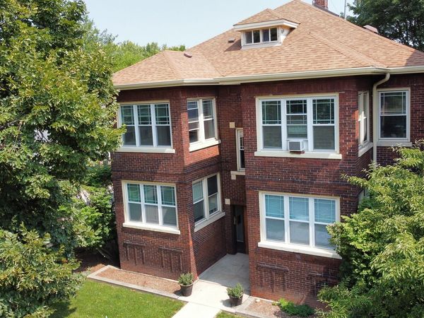 832 S Maple Avenue , Oak Park, IL 60304