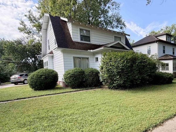 906 W 5TH ST, Storm Lake, IA 50588