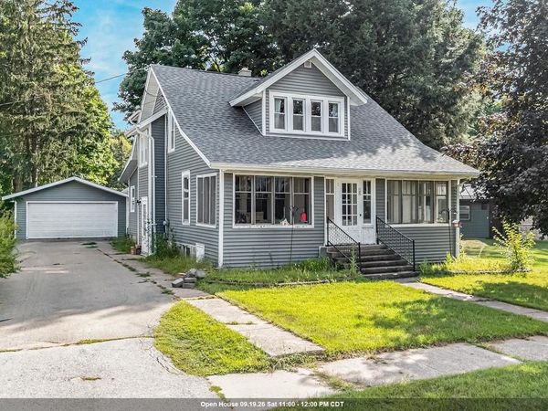 105 E SUMNER STREET, Weyauwega, WI 58983