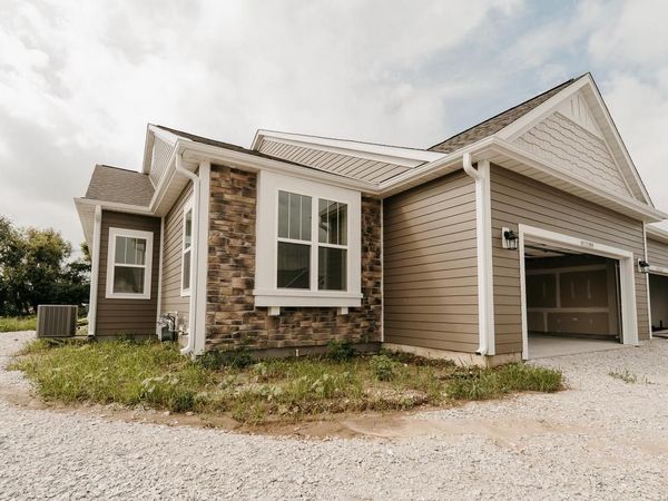 N17W29579 Caldicot CIRCLE N, Pewaukee, WI 53072