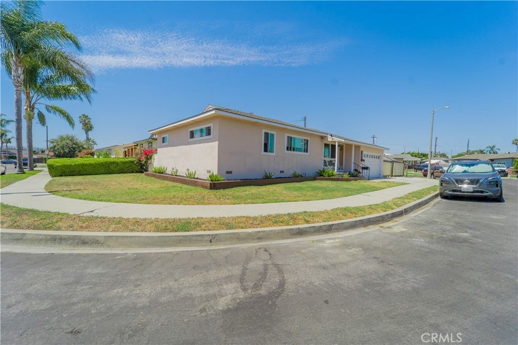 1141 W Young, Wilmington, CA 90744 Main Photo