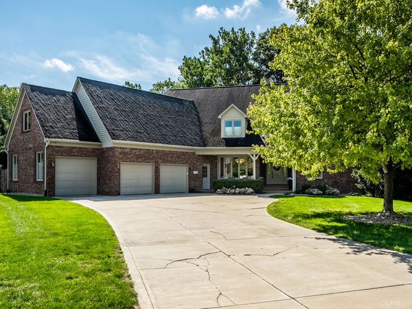 435 Benderfield Drive , Zionsville, IN 46077
