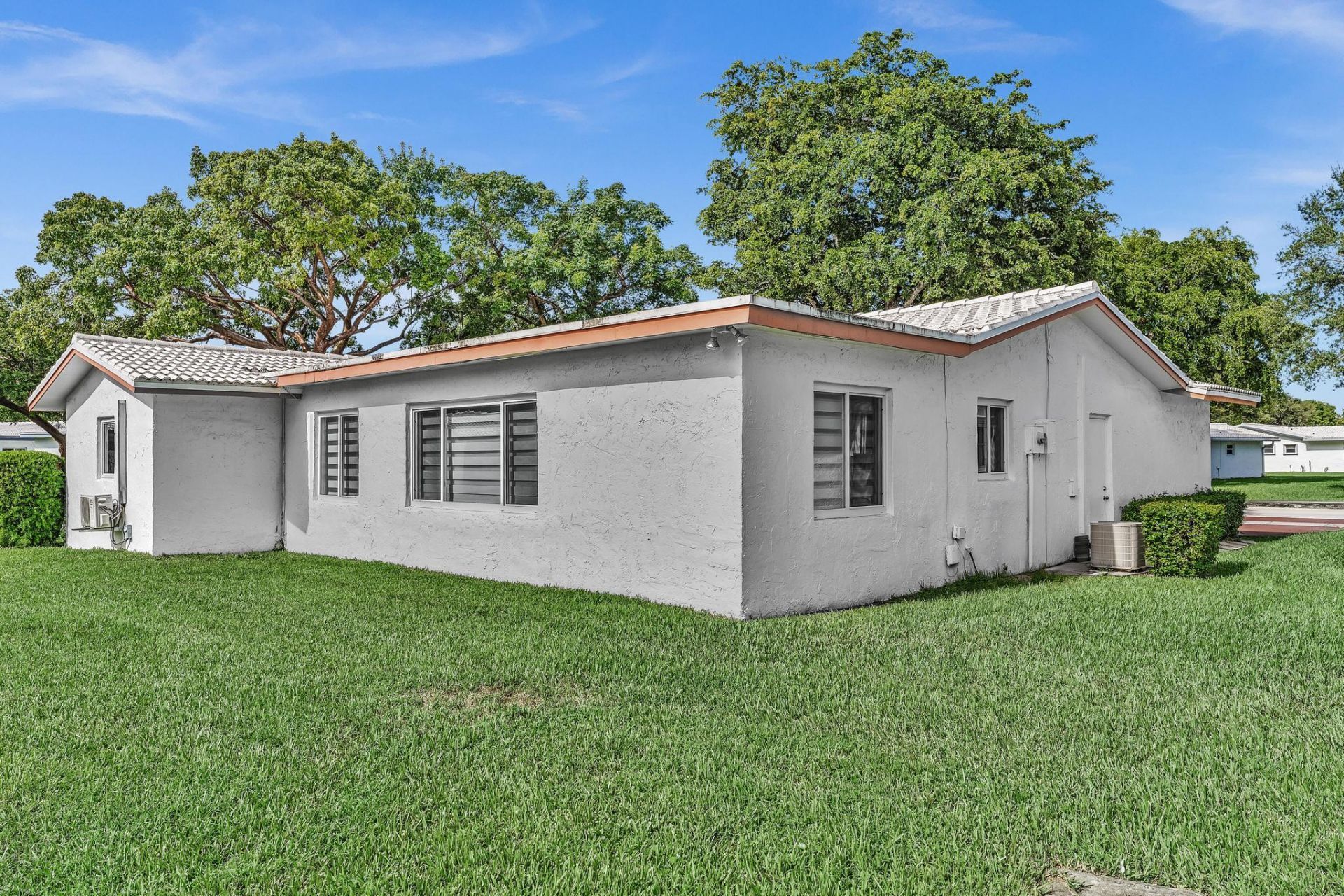 1530 NW 85th Avenue, Plantation, FL 33322 Photo