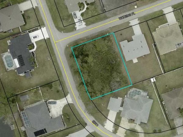 2 Wateing Place, Palm Coast, FL 32164