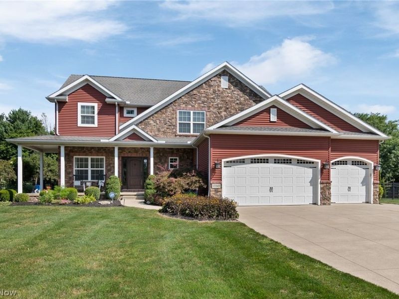13345 Williamsburg Avenue NW, Uniontown, OH 44685 Photo 2
