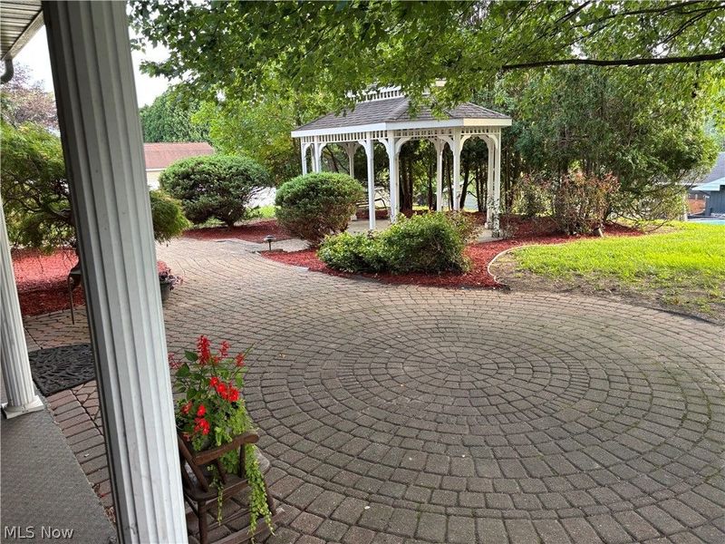 8854 1st Street NE, Mineral City, OH 44656 Photo 4
