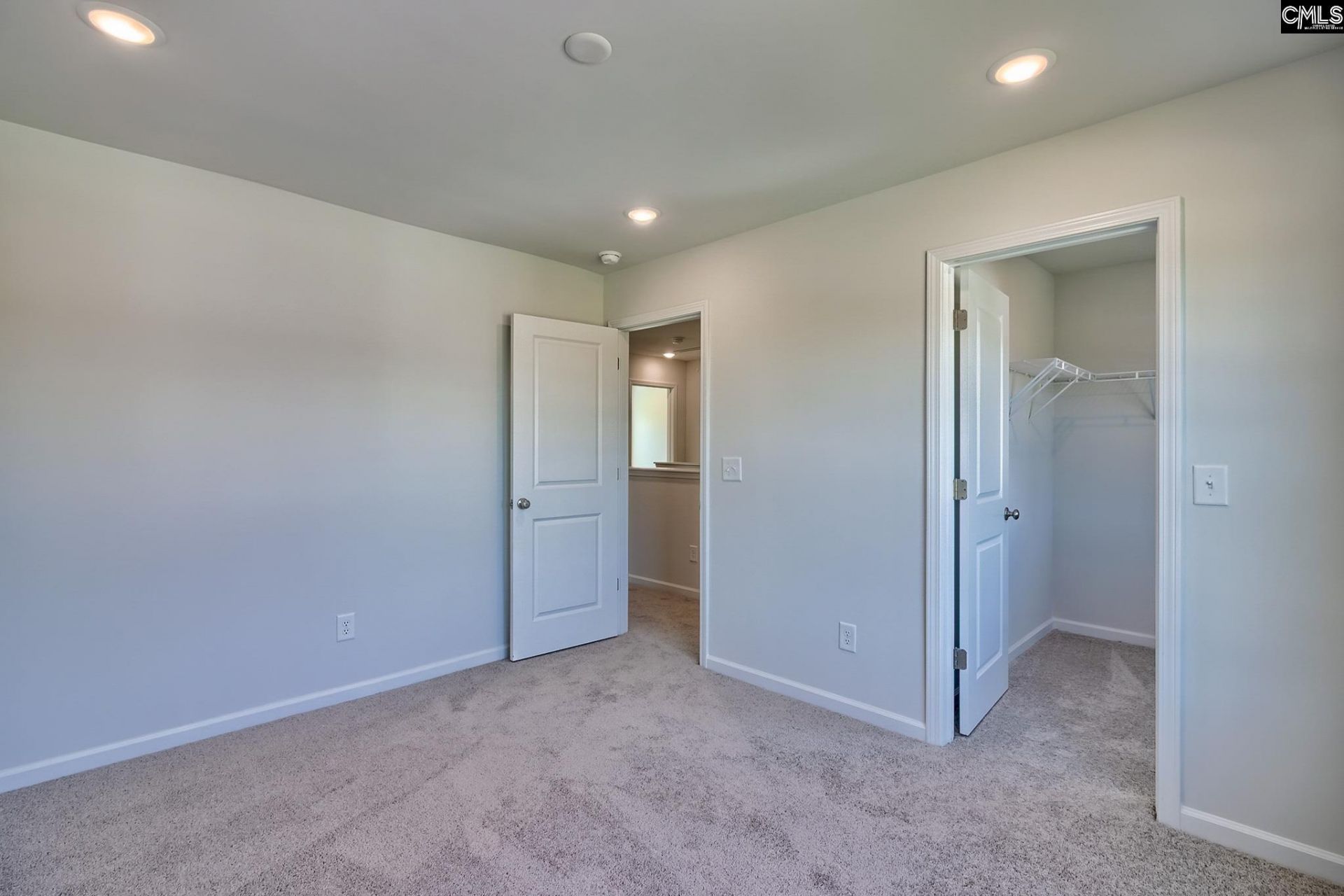767 Samantha Street Photo 32