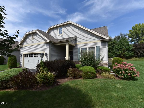 18 Meldon Circle, Queensbury, NY 12804