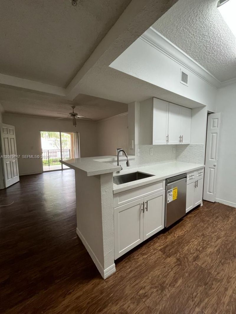 215 SW 117th Ter , Unit 14204, Pembroke Pines, FL 33025 Photo