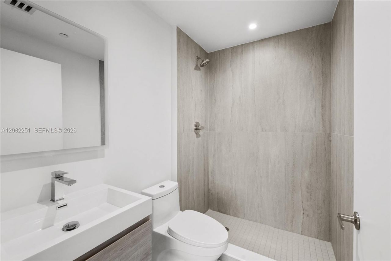 215 SE 4th St , Unit 202, Hallandale Beach, FL 33009 Photo