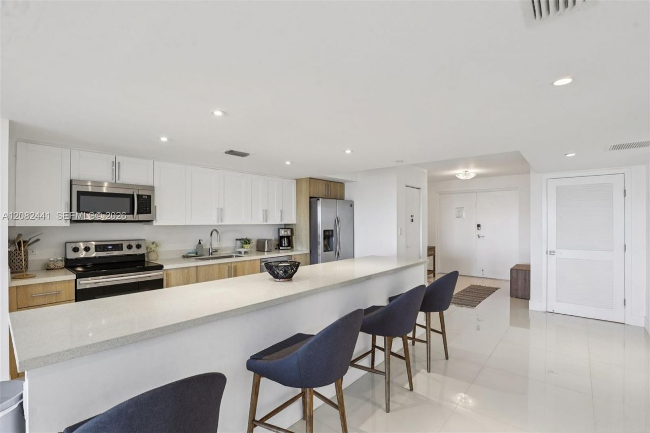 1100 100th St, Unit 703, Bay Harbor Islands, FL 33154 Photo