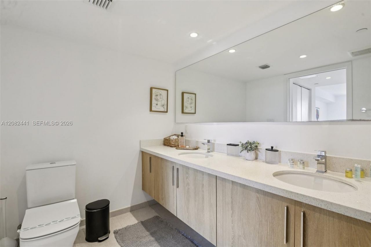 1100 100th St, Unit 703, Bay Harbor Islands, FL 33154 Photo