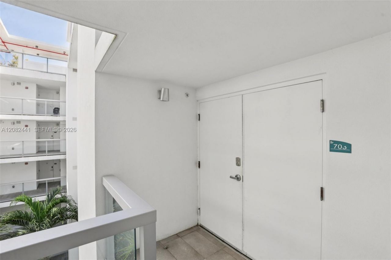 1100 100th St, Unit 703, Bay Harbor Islands, FL 33154 Photo