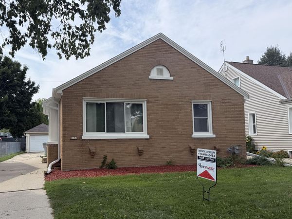 4113 S Austin St, Milwaukee, WI 53207