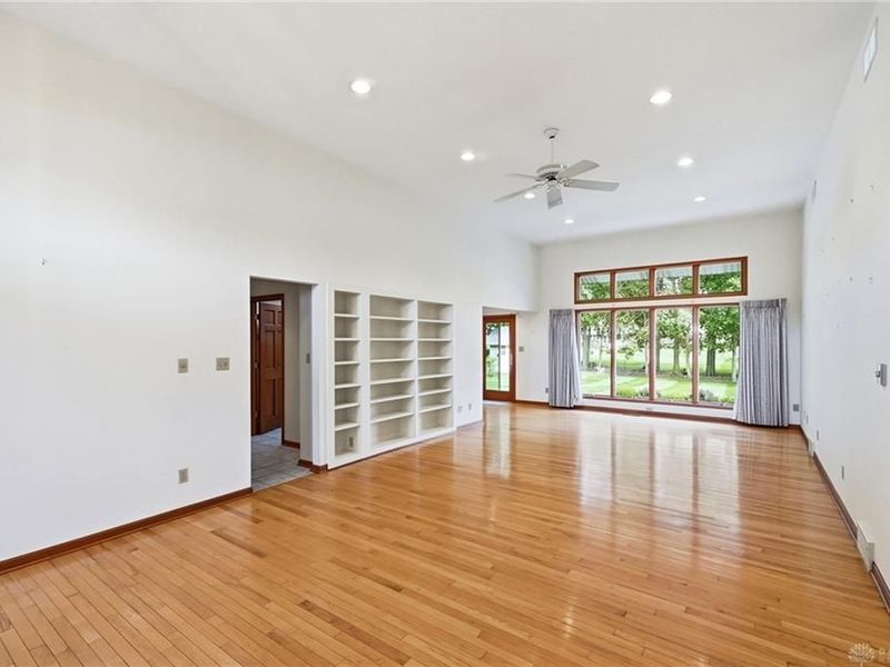 9425 Brenrick Drive, Piqua, OH 45356 Photo 12