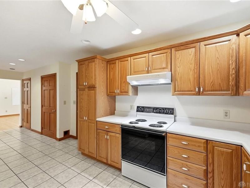 9425 Brenrick Drive, Piqua, OH 45356 Photo 16