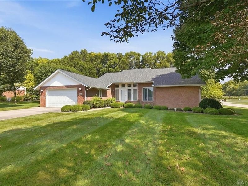 9425 Brenrick Drive, Piqua, OH 45356 Photo 7