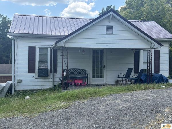 10 Herd Street , Burkesville, KY 42717